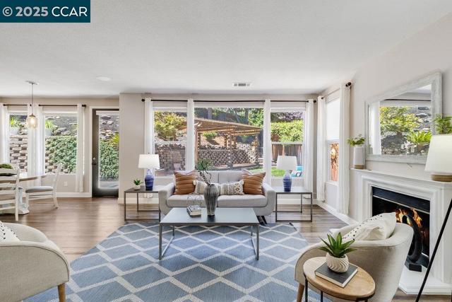 113 St Laurent Ct, Martinez CA: https://media.crmls.org/mediaz/088841de-8b6f-489f-be89-99597a4550c6.jpg