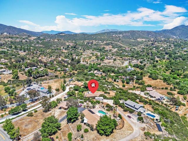3176 Via Viejas, Alpine CA: https://media.crmls.org/mediaz/0888a171-85f5-47b7-a3ac-1073ad45ac3d.jpg