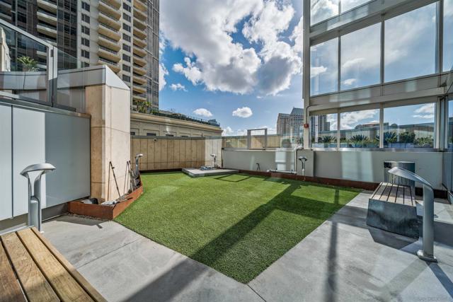 888 W E St, San Diego CA: https://media.crmls.org/mediaz/0888dd98-489f-41fe-8ca8-5531ddf375b6.jpg