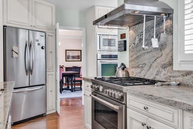 1313 E Palm Street, Altadena CA: https://media.crmls.org/mediaz/08898ddb-099a-4dcd-9a11-ef692452522b.jpg