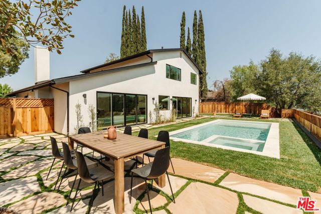 29204 Deep Shadow Drive, Agoura Hills CA: https://media.crmls.org/mediaz/0889923a-cefa-4e86-adb8-b32f42c53681.jpg