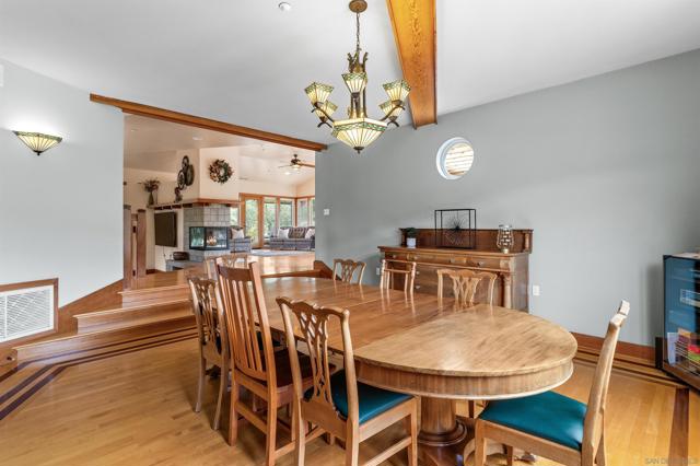 6132 Rainbow Heights Rd, Fallbrook CA: https://media.crmls.org/mediaz/0889a42f-bdde-4c2c-a9b9-2589cdfa2479.jpg