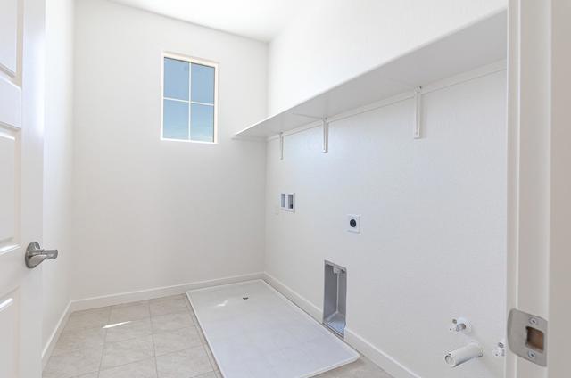16013 Testarossa Street, Lathrop CA: https://media.crmls.org/mediaz/088a9721-47d6-45c3-bd72-0dfc10add7a7.jpg