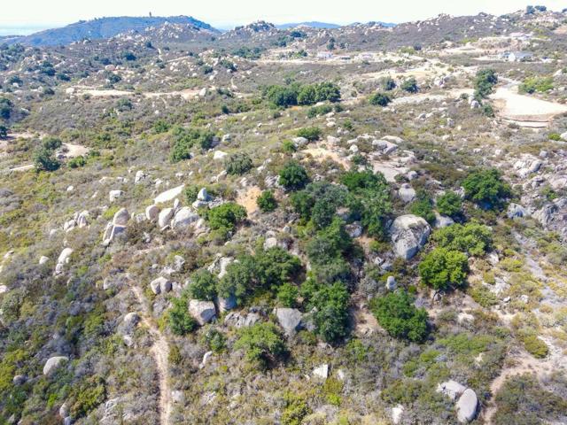 0 Calle Huerto, Murrieta CA: https://media.crmls.org/mediaz/088ab789-f1ff-4263-aeda-48787bb99a99.jpg