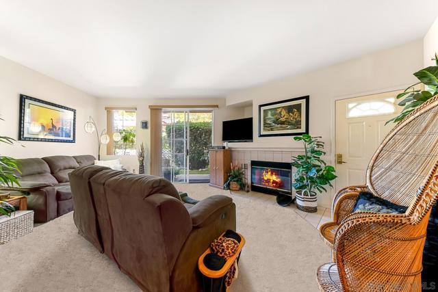 12061 Tivoli Park Row, San Diego CA: https://media.crmls.org/mediaz/088b5b7d-d983-4b3d-b903-5d8829befe5d.jpg