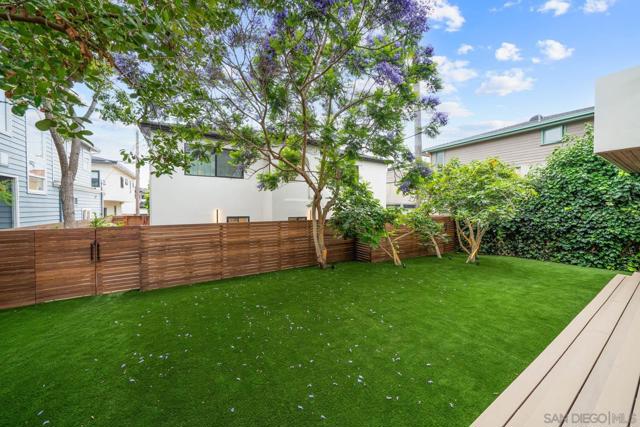 7372 76 Fay Ave, La Jolla CA: https://media.crmls.org/mediaz/088b70cd-75e9-4230-9a64-2f8d5ca6ccf4.jpg