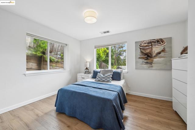 6951 Chambers Dr, Oakland CA: https://media.crmls.org/mediaz/088ba30f-a242-4f01-a20b-57d340e596e8.jpg