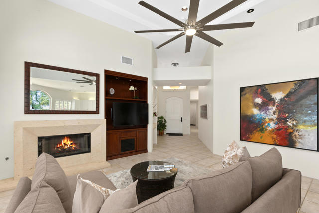 Image 4 of 44 For 48540 Capistrano Way
