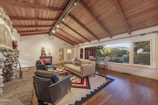 Detail Gallery Image 3 of 34 For 902 Country Club Dr, Ojai,  CA 93023 - 3 Beds | 4 Baths