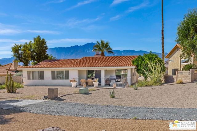 64670 Pinehurst Circle, Desert Hot Springs CA: https://media.crmls.org/mediaz/088c274e-a96f-4306-b447-f203ffece32e.jpg