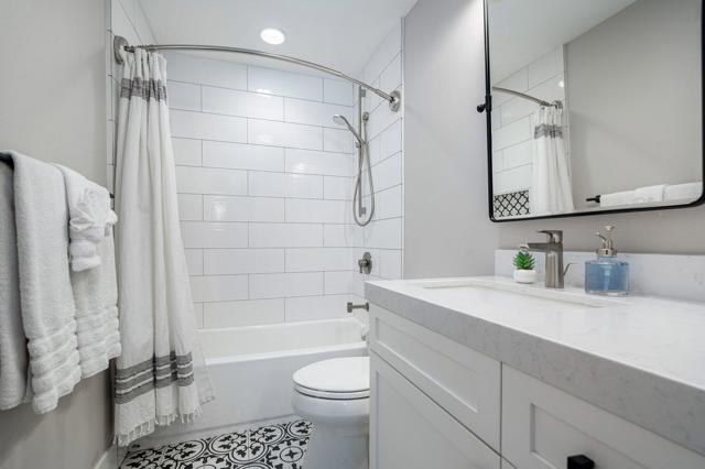 38417 Nasturtium Way, Palm Desert CA: https://media.crmls.org/mediaz/088cc2e5-0850-4a27-b10a-f016c094296f.jpg