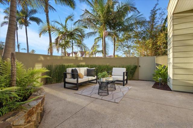 411 Orange Ave, Coronado CA: https://media.crmls.org/mediaz/088d1dbe-f711-4e7f-9599-c07c1aa1f04c.jpg