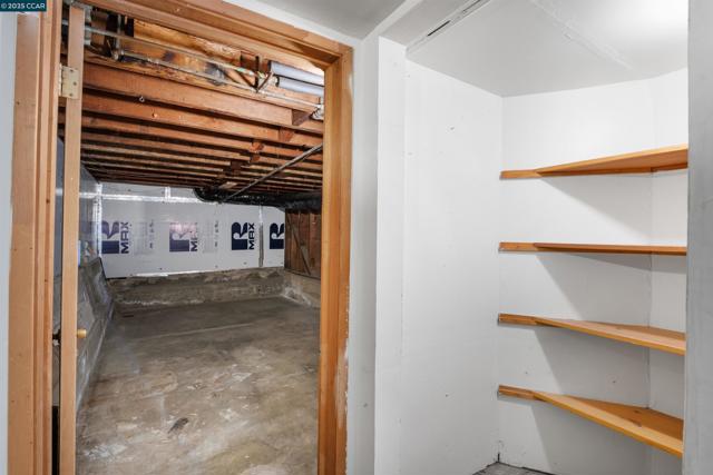708 Cornell Ave, Albany CA: https://media.crmls.org/mediaz/088d8530-e360-4730-8396-5c3d50369a26.jpg