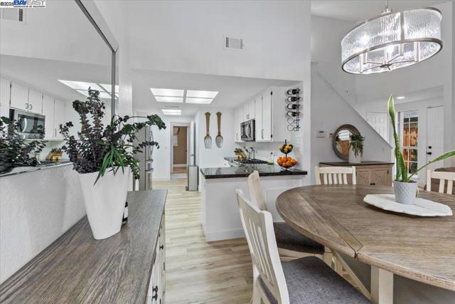 60 W South St, Tracy CA: https://media.crmls.org/mediaz/088da513-a3dc-4457-81f7-12f9c5bae215.jpg