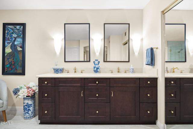 985 Corte Augusta, Camarillo CA: https://media.crmls.org/mediaz/088dd22b-5deb-4789-8c19-2c5b9889609f.jpg
