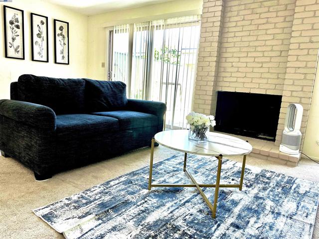 3521 Oleander, Alameda CA: https://media.crmls.org/mediaz/088de53a-0b3a-4a0c-baa7-c541def66729.jpg