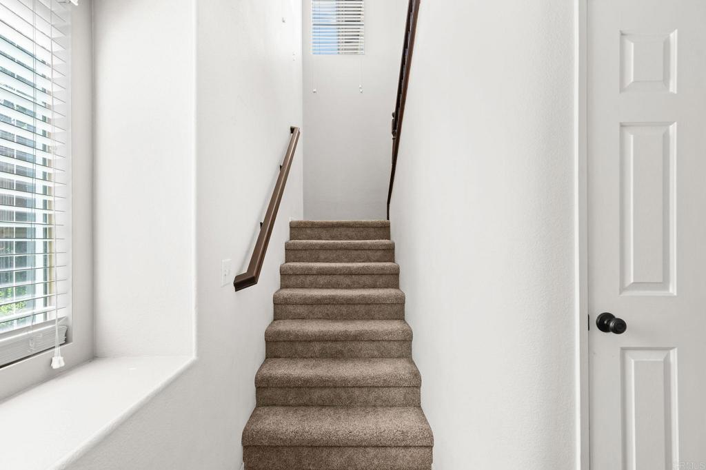 https://media.crmls.org/mediaz/088e38c1-724b-4ca4-b12a-4f13a68569b3.jpg?preset=X-Large