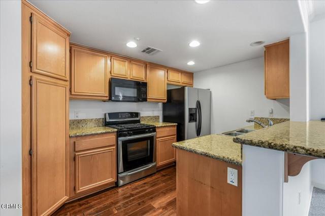 Detail Gallery Image 6 of 39 For 259 Riverdale Ct #263,  Camarillo,  CA 93012 - 2 Beds | 2 Baths