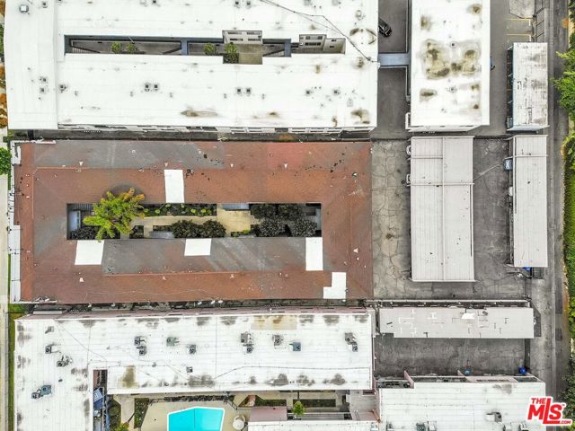 Image 14 of 15 For 6225 Reseda Boulevard