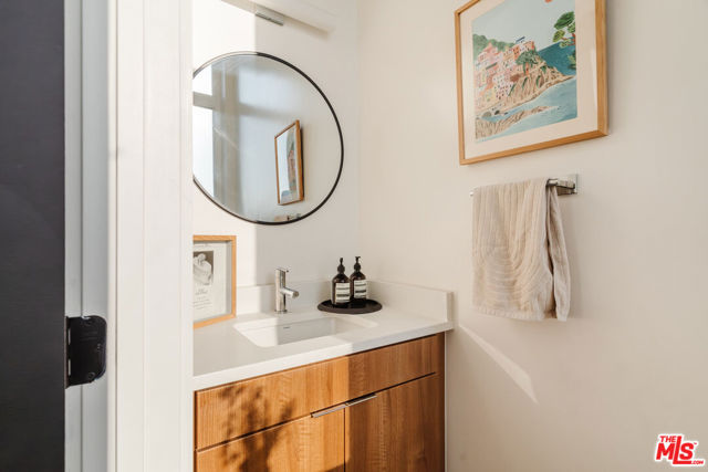 1124 W Panorama Way, Los Angeles CA: https://media.crmls.org/mediaz/088ef8f8-bbb2-4017-8f53-3a39c37ae11a.jpg