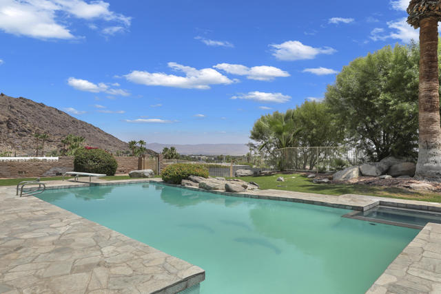 770 S La Mirada Road, Palm Springs CA: https://media.crmls.org/mediaz/088fba75-483d-4803-93a3-040123e9f140.jpg