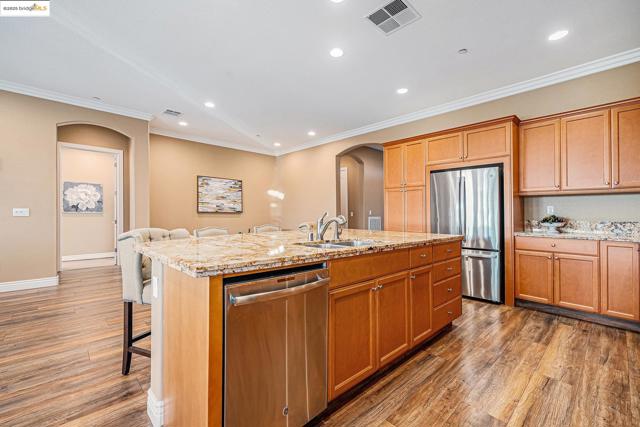 1741 Veneto Ln, Brentwood CA: https://media.crmls.org/mediaz/08901009-a7cf-4d97-97a1-be69eda6cf81.jpg