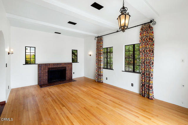 Detail Gallery Image 8 of 32 For 2214 Lyric Ave, Los Angeles,  CA 90027 - 5 Beds | 3 Baths