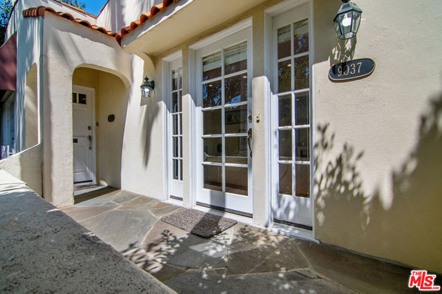 9037 Elevado Street photo 5