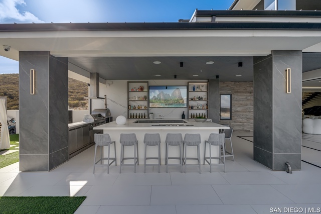 18386 Avenida Apice, Rancho Santa Fe CA: https://media.crmls.org/mediaz/0890f8a1-9ddb-4d4d-9e27-4f773090c969.jpg
