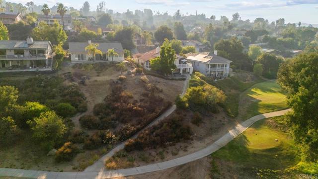 15425 Vista Vicente Dr, San Diego CA: https://media.crmls.org/mediaz/089121c6-89e8-4196-8f5d-b23fa6f5dc3c.jpg