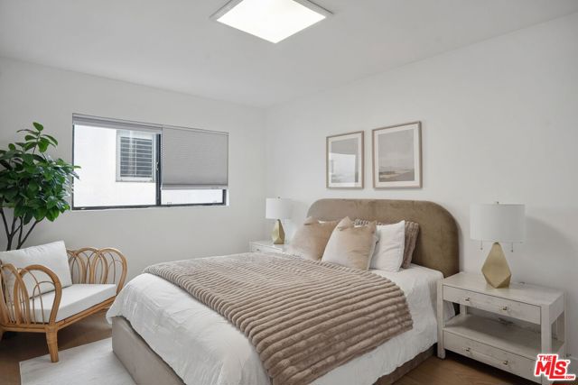 234 S Tower Drive, Beverly Hills CA: https://media.crmls.org/mediaz/089129fe-dc5d-47e7-be44-d9c7290262df.jpg