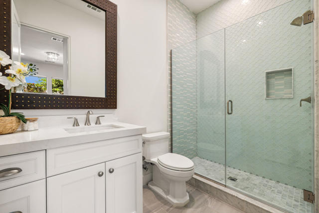 81350 Merv Griffin Way, La Quinta CA: https://media.crmls.org/mediaz/0891c32e-2a0c-4618-a874-cc70f747bd25.jpg