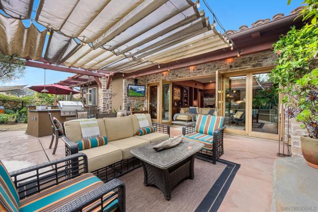 825 Gonzales Street, Solana Beach CA: https://media.crmls.org/mediaz/08921ffe-17f2-48c6-8c56-b24070607cf7.jpg