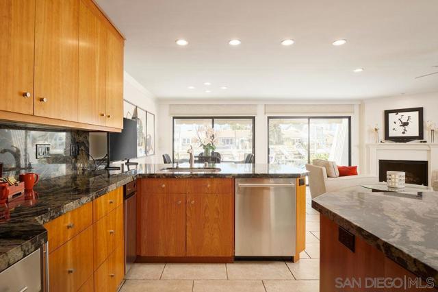 105 Antigua Ct, Coronado CA: https://media.crmls.org/mediaz/08923aa5-5518-4cf1-93e6-a2063647b5c1.jpg