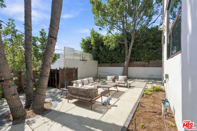 10844 Rochester Avenue photo 44