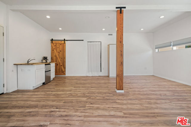 1212 Fernwood Pacific Drive, Topanga CA: https://media.crmls.org/mediaz/08935de9-8d09-4666-9f52-34116acd052a.jpg