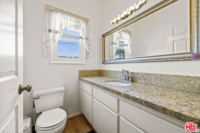 21683 Wo He Lo Trail, Chatsworth CA: https://media.crmls.org/mediaz/0893d0b1-9553-402b-a18d-e2bbccffd96c.jpg