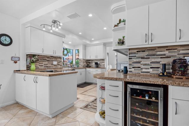 Detail Gallery Image 9 of 29 For 1990 Avenida La Posta, Encinitas,  CA 92024 - 4 Beds | 3 Baths