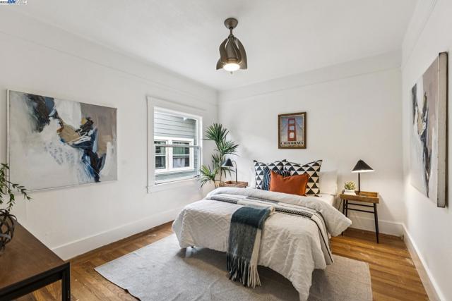 3215 Liberty Ave, Alameda CA: https://media.crmls.org/mediaz/08947785-cda2-41bc-849d-9df28d64d94f.jpg