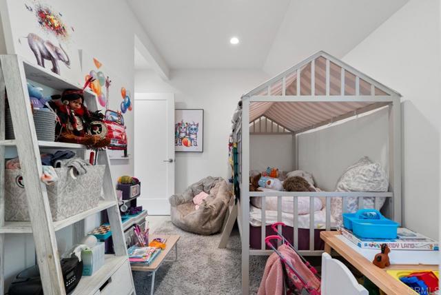 2191 Caminito Del Barco, Del Mar CA: https://media.crmls.org/mediaz/08949913-c386-437d-8682-10fd2ce97ed3.jpg