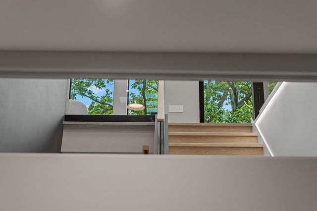 90 Crescent Drive, Palo Alto CA: https://media.crmls.org/mediaz/0894a80d-ec94-4028-b440-75dff392c84b.jpg