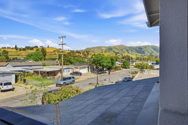 43141 Continental Drive, Fremont CA: https://media.crmls.org/mediaz/08954d40-3dfe-4715-b68e-8c2693e5edea.jpg