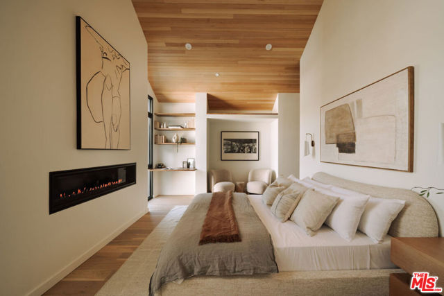3440 Cattaraugus Avenue, Culver City CA: https://media.crmls.org/mediaz/0895af0f-a898-4942-86dc-e8268417a381.jpg