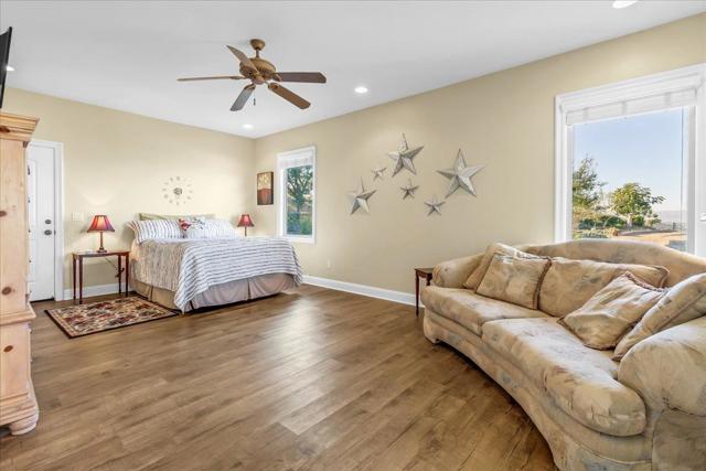 4116 Ashford Circle, Hollister CA: https://media.crmls.org/mediaz/0895bd2b-2aa1-4b4d-a82b-b996348a86e3.jpg