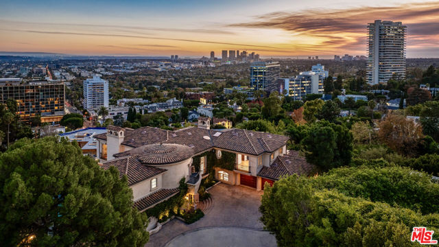 1260 St Ives Place, Los Angeles CA: https://media.crmls.org/mediaz/0895d9d9-2a94-4aa6-9b63-824602697e2d.jpg