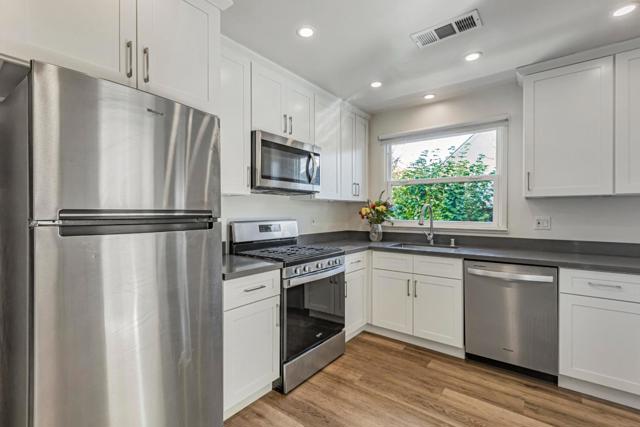 Image 11 of 37 For 1759 Heatherdale Avenue