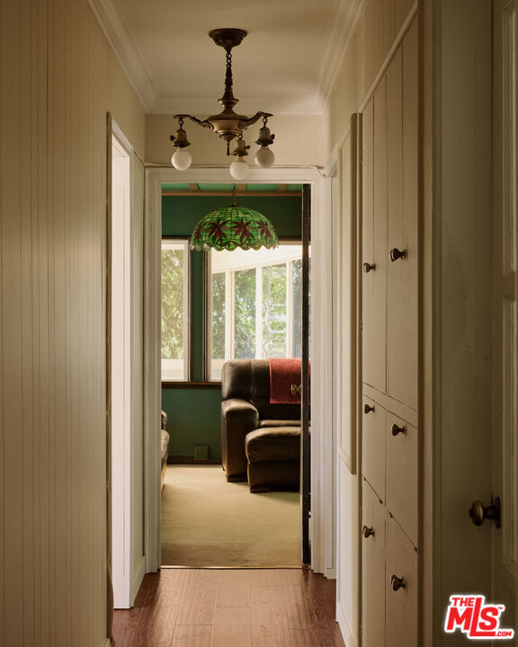 7917 Woodrow Wilson Drive, Los Angeles CA: https://media.crmls.org/mediaz/0895f2df-ade9-4fdb-a836-c4d5ec6728ec.jpg