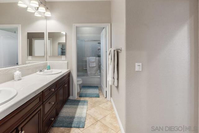 1797 Lemon Tree Court, San Marcos CA: https://media.crmls.org/mediaz/089639b5-7ae7-43b9-91fc-8edc4aec76ba.jpg