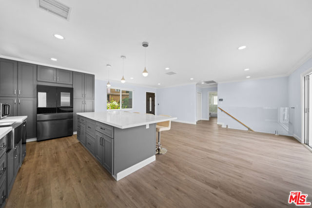 334 Anita Drive, Pasadena CA: https://media.crmls.org/mediaz/0896a640-14c1-4df3-a440-5a0f006b553d.jpg