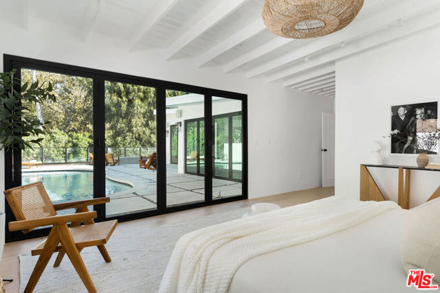 2600 Zorada Drive, Los Angeles CA: https://media.crmls.org/mediaz/0897e90c-39c3-44c9-a727-dd0444a5ded8.jpg
